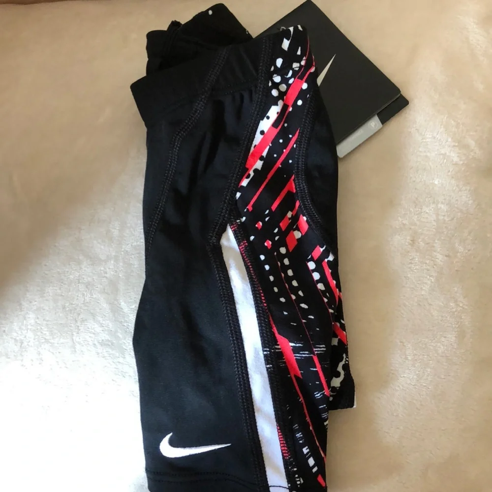 Nike Jammers swimwear  boys size 5/6 New!